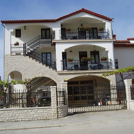 Modrusan Ρόβινι