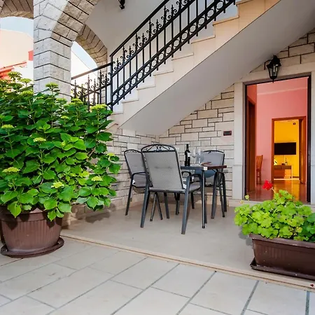 Apartment Modrusan