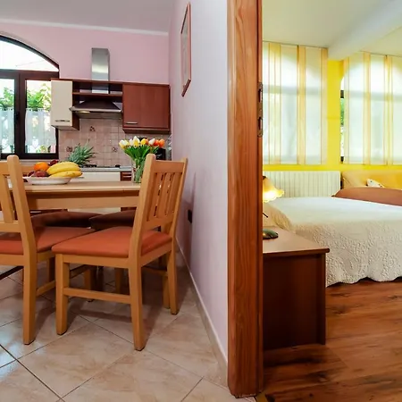 Modrusan Apartment