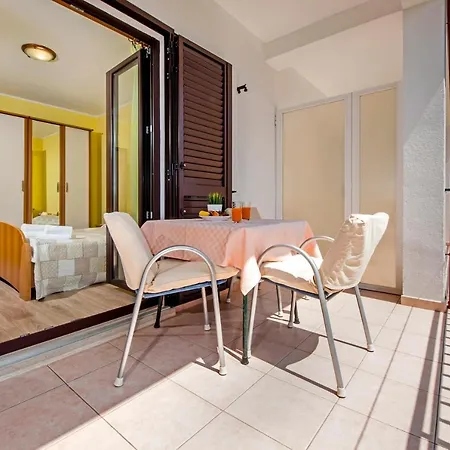 莫杜珊公寓 公寓 罗维尼