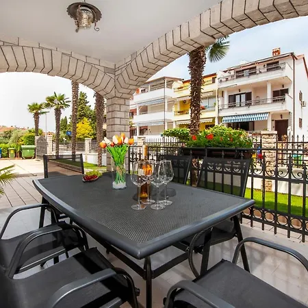 Modrusan Apartmán *