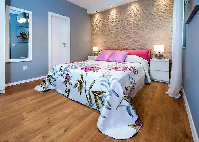 莫杜珊公寓 公寓 *