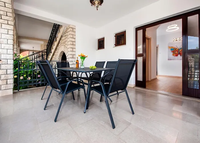 Modrusan Appartamento Rovigno